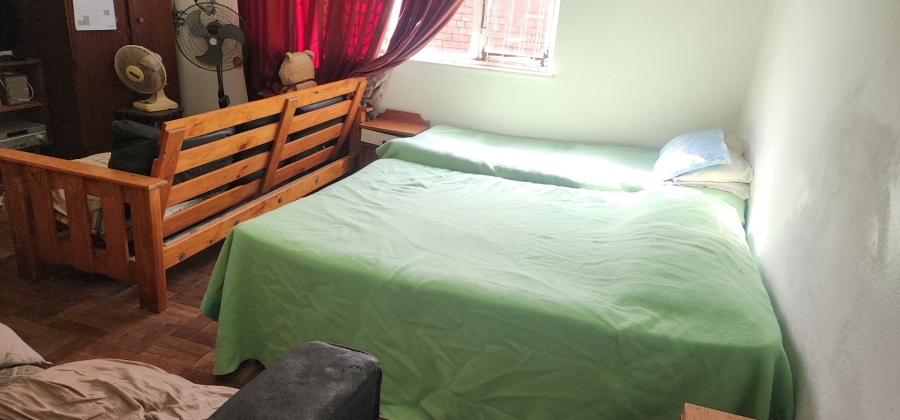 2 Bedroom Property for Sale in Goodwood Estate Western Cape
